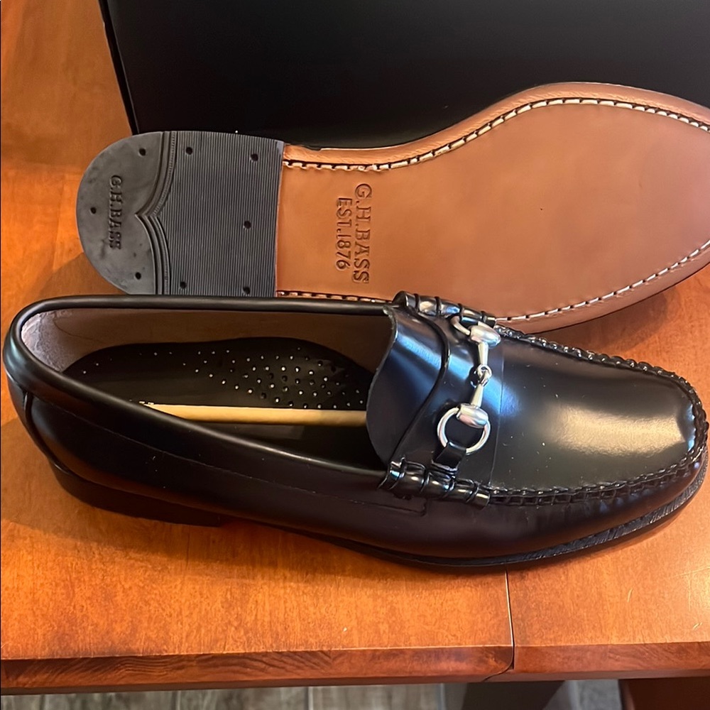 Brand new Bass shoes